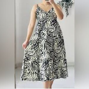 Patrons of Peace Size M dress